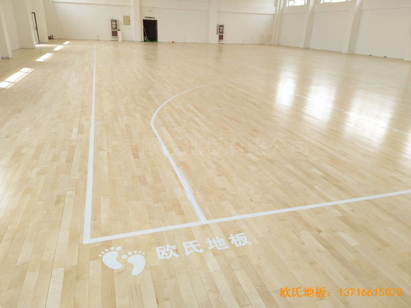 南京浦口黨校籃球館體育地板施工案例3